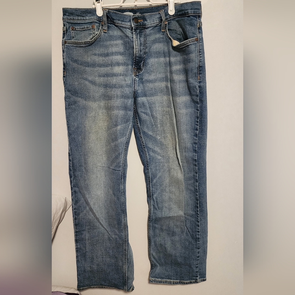 Old Navy Loose Fit Built-In Flex Jeans
